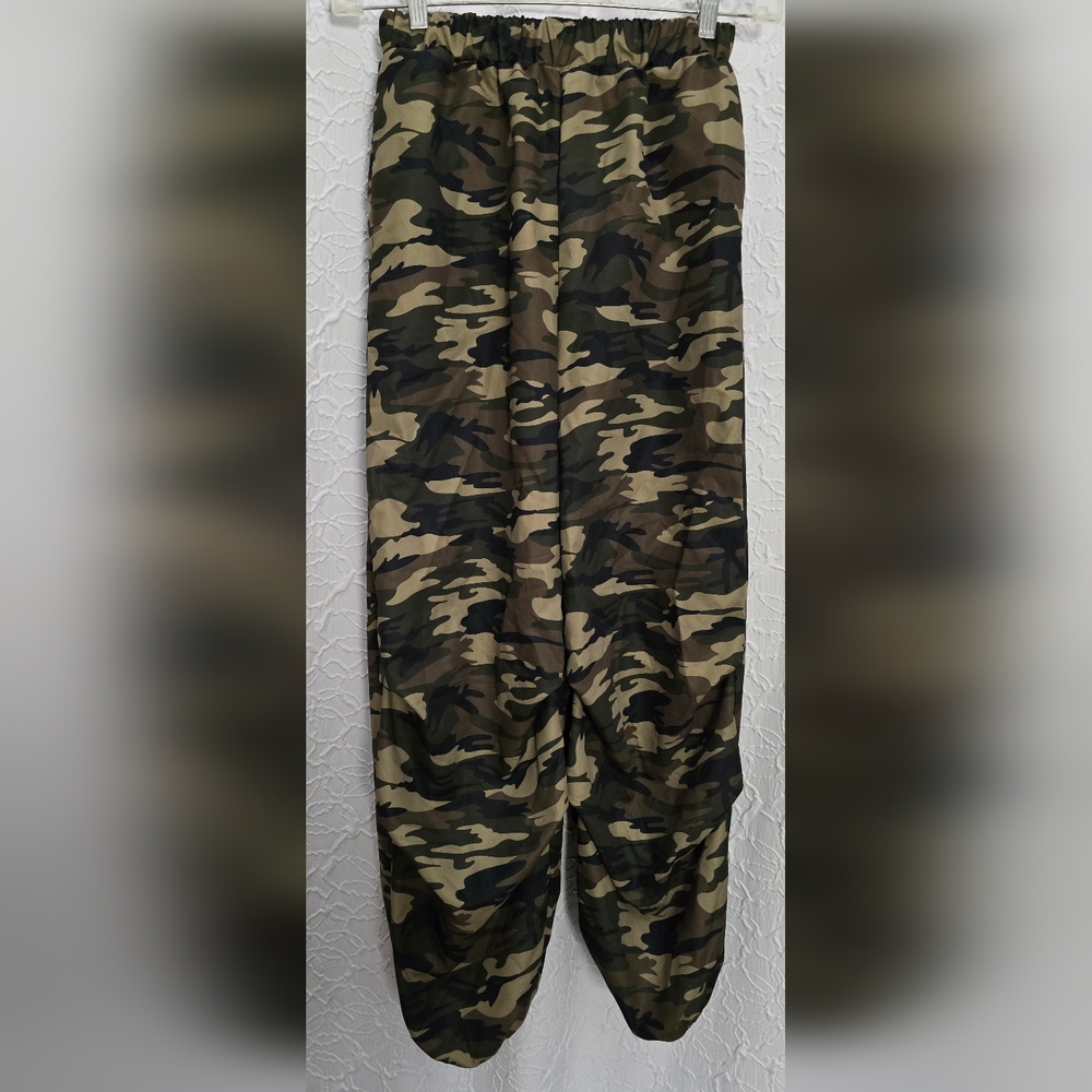 Shein Teen Nylo Camoflague Jogger Pants Green Elastic Waist  & Leg  Sz 14Y Teen